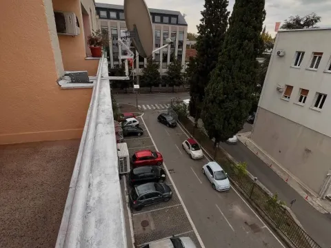 Rent, two bedroom apartment, 80m², Centar, Podgorica - image 8