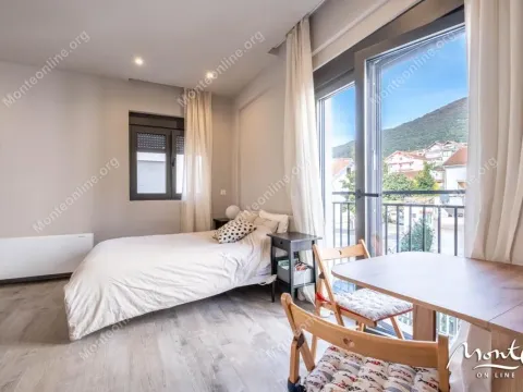Prodaja, garsonjera, 24m², Tivat, Crna Gora