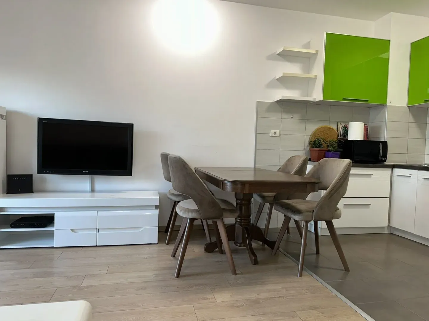 Izdavanje, trosoban stan, 81m², City Kvart, Podgorica