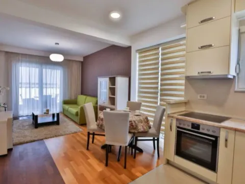 Izdavanje, jednosoban stan, 51m², Budva, Crna Gora