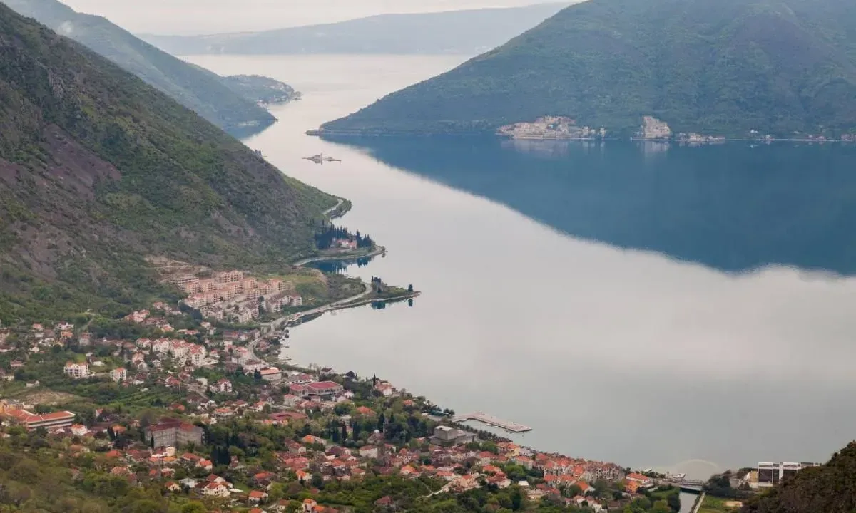 Sale, land lot, 2200m², Risan, Kotor