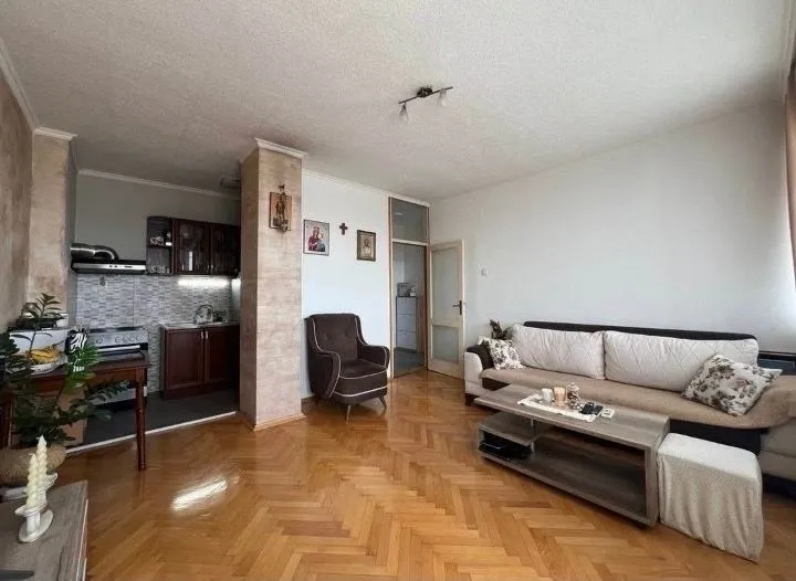 Prodaja, jednosoban stan, 48m², Pejton, Podgorica
