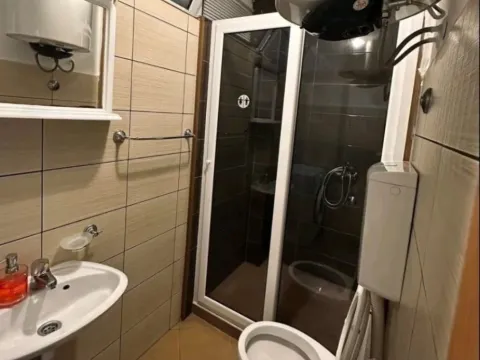 Izdavanje, jednosoban stan, 45m², Dalmatinska ulica, Podgorica - image 6