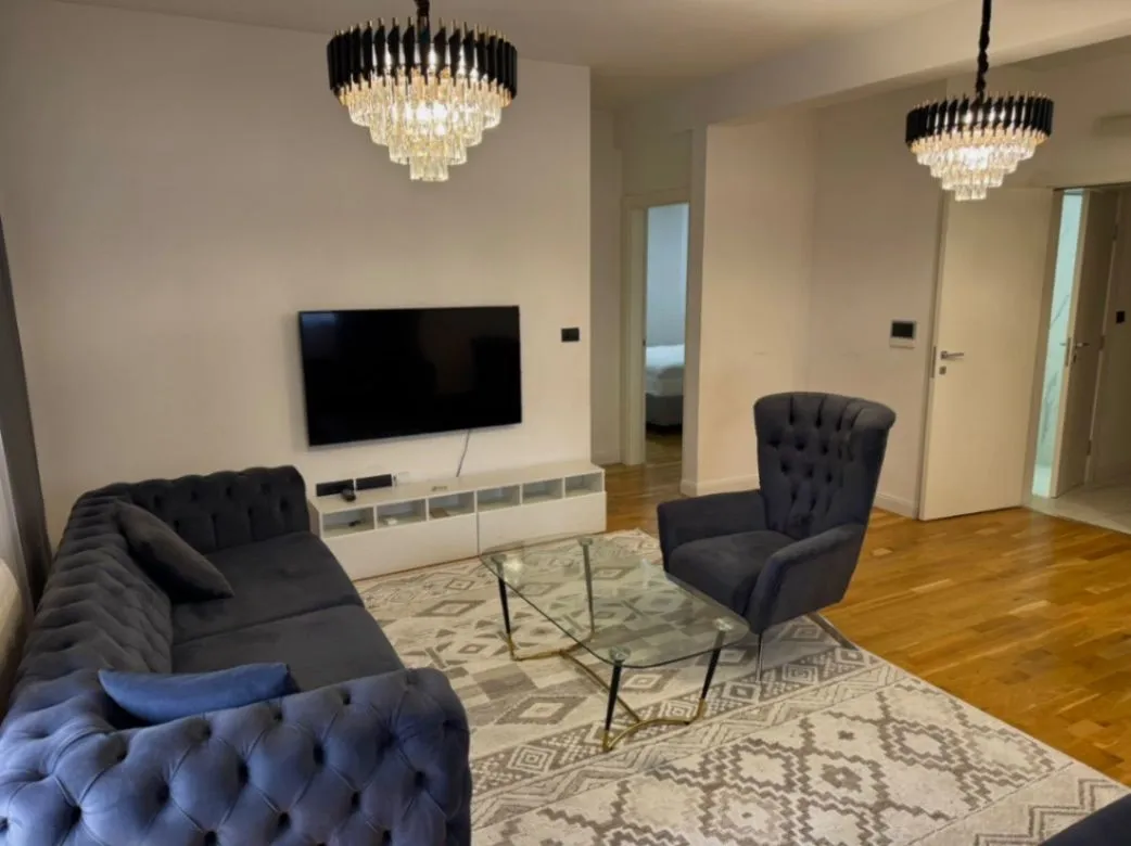 Izdavanje, trosoban stan, 130m², Dalmatinska ulica, Podgorica