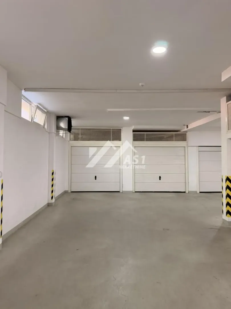 Rent, office space, 150m², Socijalno, Novi Sad Sve Podlokacije