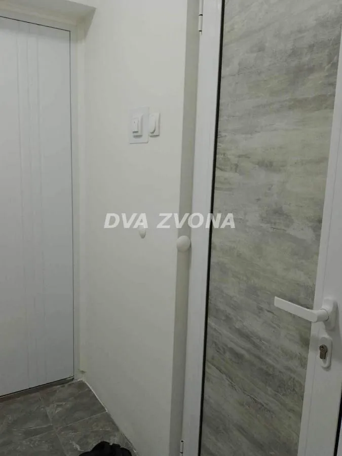 Prodaja, jednosoban stan, 32m², Detelinara, Novi Sad Sve Podlokacije