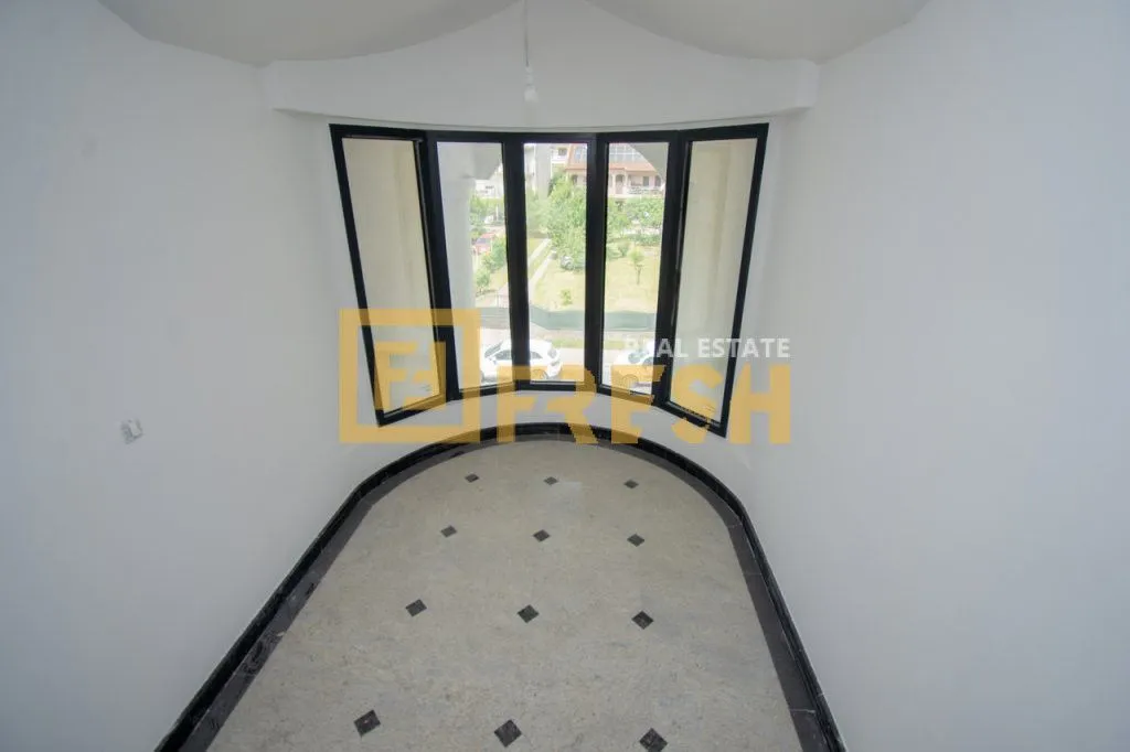 Prodaja, četvorosoban stan, 206m², Momišići, Podgorica