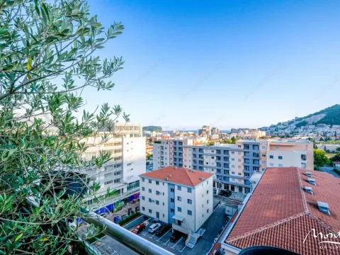 Prodaja, četvorosoban stan, 179m², Budva, Crna Gora - image 35