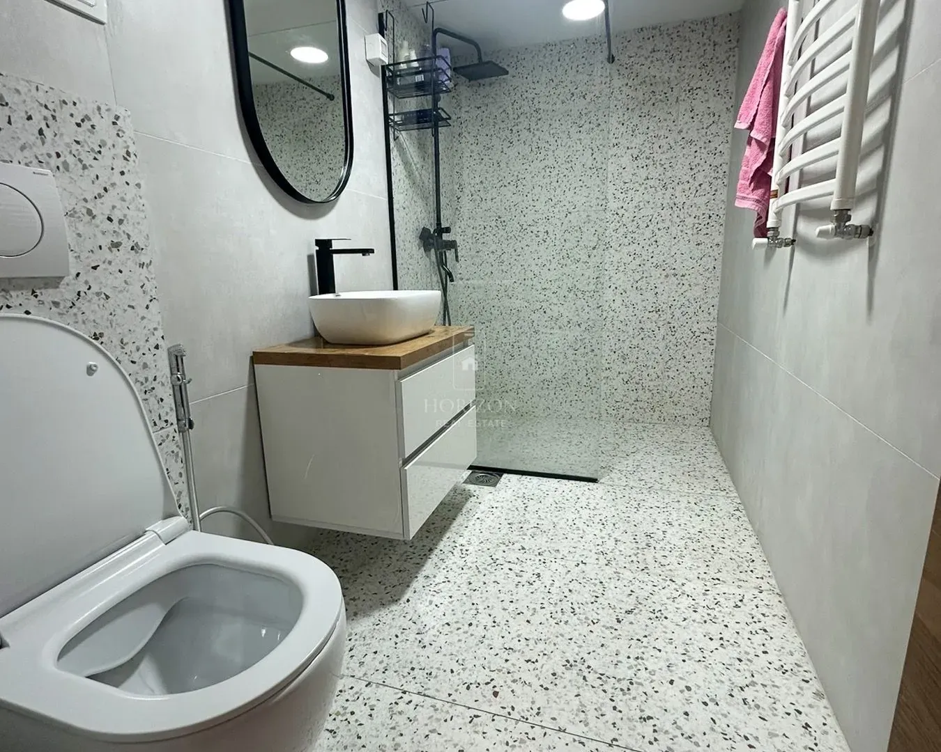 Rent, house, 300m², Gorica C, Podgorica