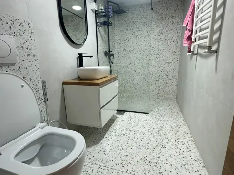 Rent, house, 300m², Gorica C, Podgorica - image 11