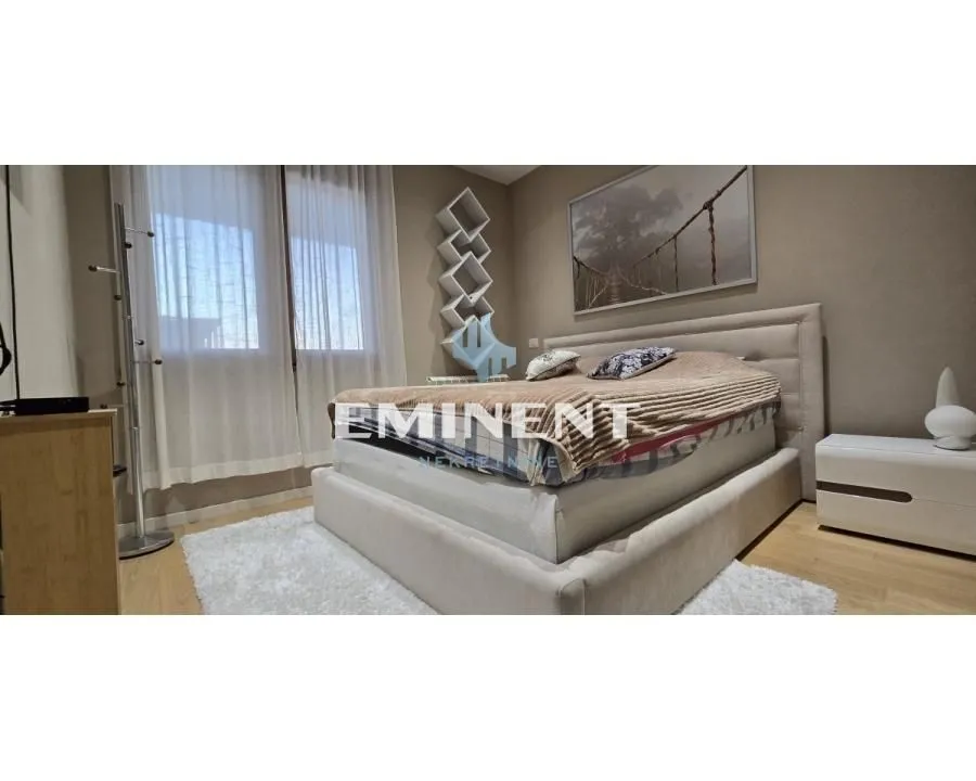 Izdavanje, trosoban stan, 90m², Novi Beograd Blok 67, Novi Beograd Sve Podlokacije