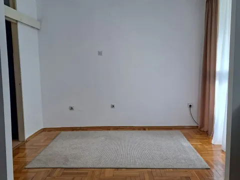 Izdavanje, trosoban stan, 103m², Blok 5, Podgorica - image 3