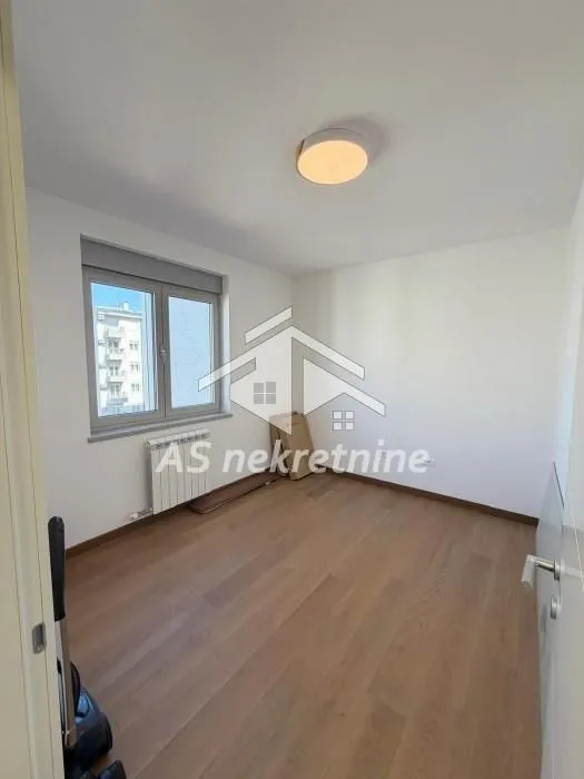 Izdavanje, trosoban stan, 68m², Tašmajdan, Palilula Sve Podlokacije