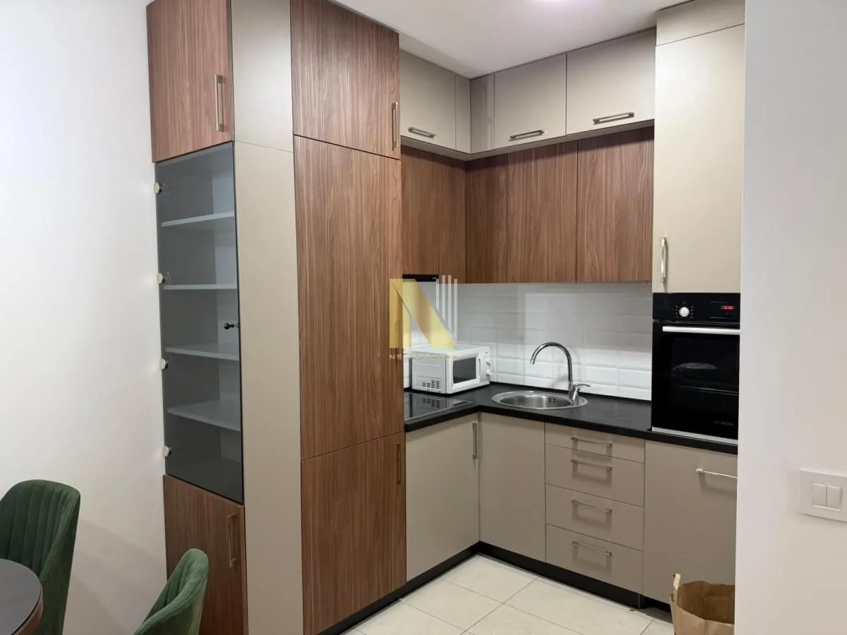 Izdavanje, dvosoban stan, 45m², Novi Sad, Srbija