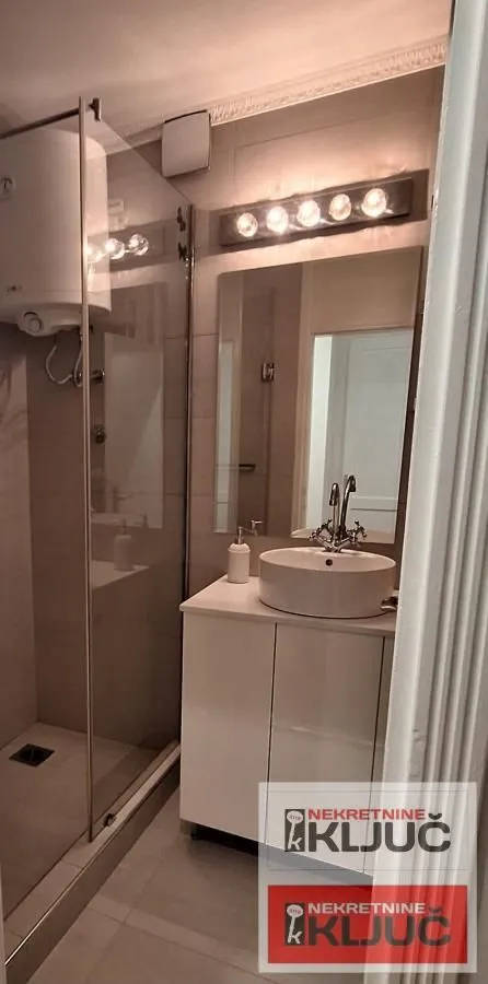 Prodaja, dvosoban stan, 60m², Bulevar Oslobodjenja, Novi Sad Sve Podlokacije
