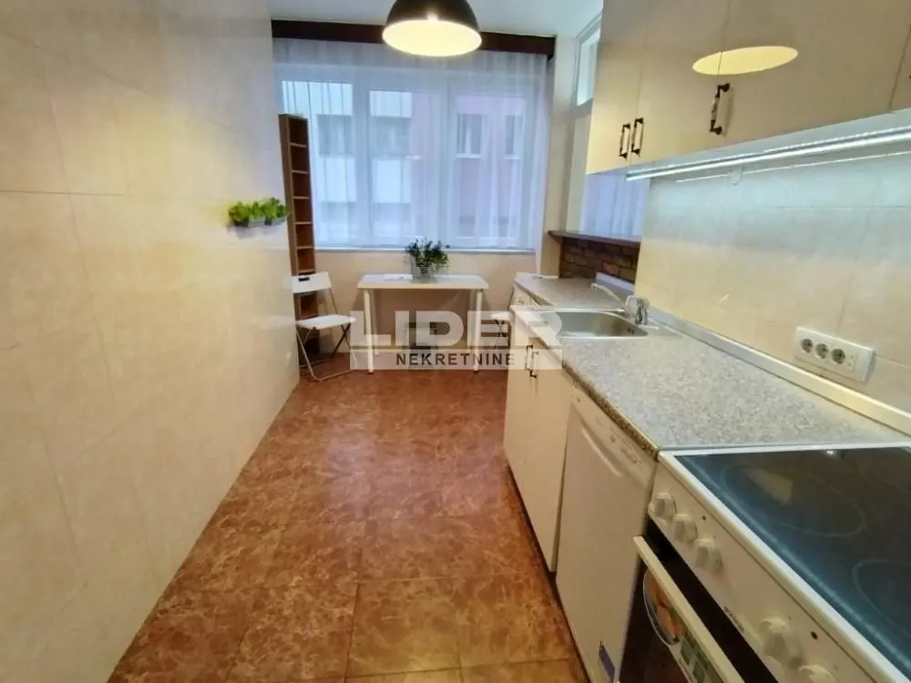 Rent, office space, 53m², Kalenić Pijaca, Vračar Sve Podlokacije