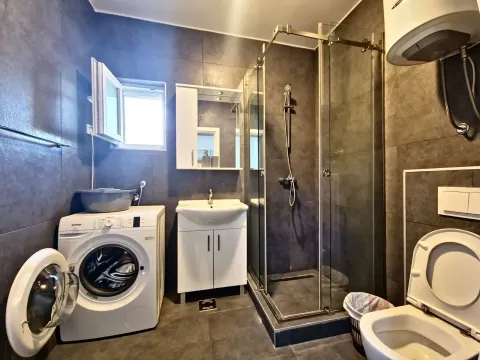 Izdavanje, jednosoban stan, 30m², Lastva Grbaljska, Kotor - image 8