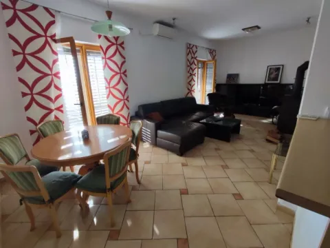 Rent, two bedroom apartment, 80m², Kavač, Kotor - image 2