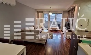 Izdavanje, trosoban stan, 70m², Lekino Brdo, Voždovac Sve Podlokacije