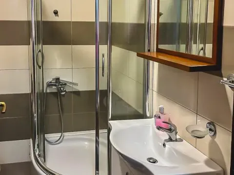 Izdavanje, jednosoban stan, 53m², City Kvart, Podgorica - image 6