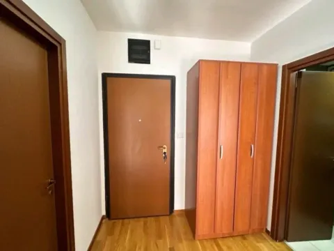 Izdavanje, jednosoban stan, 50m², City Kvart, Podgorica - image 12