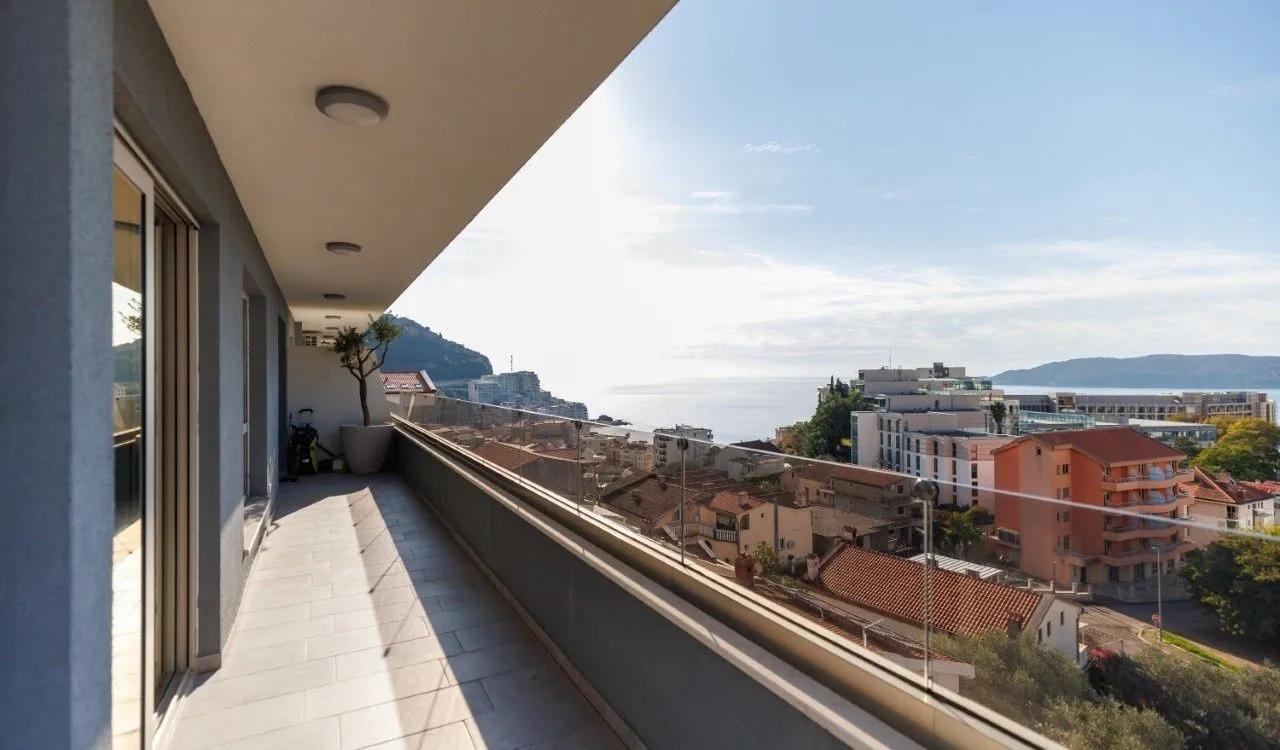 Prodaja, trosoban stan, Bečići, Budva