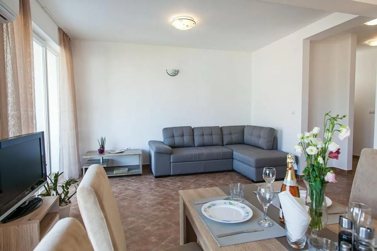 Prodaja, jednosoban stan, 61m², Kamenari, Herceg Novi