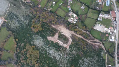 Pogled iz vazduha na zemljište sa pristupnim putem i okruženjem. - image 8