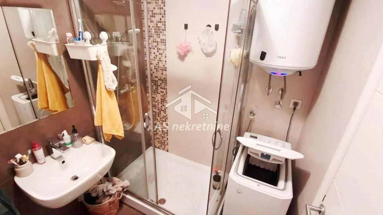 Izdavanje, trosoban stan, 75m², Cvetkova Pijaca, Zvezdara Sve Podlokacije