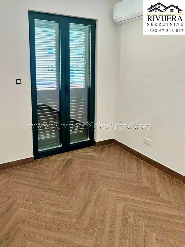 Prodaja, trosoban stan, 96m², Obala Đuraševića, Tivat