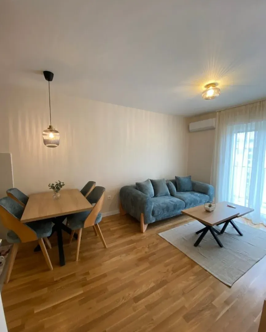 Izdavanje, jednosoban stan, 40m², Pobrežje, Podgorica