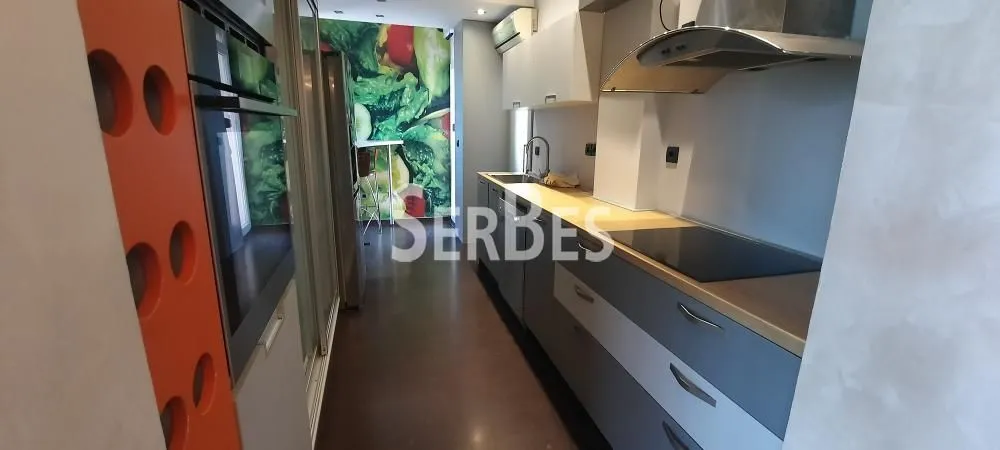 Izdavanje, četvorosoban stan, 123m², Centar, Novi Sad