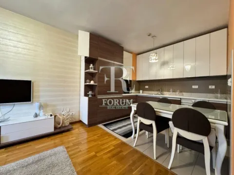 Rent, two bedroom apartment, 74m², City Kvart, Podgorica - image 4