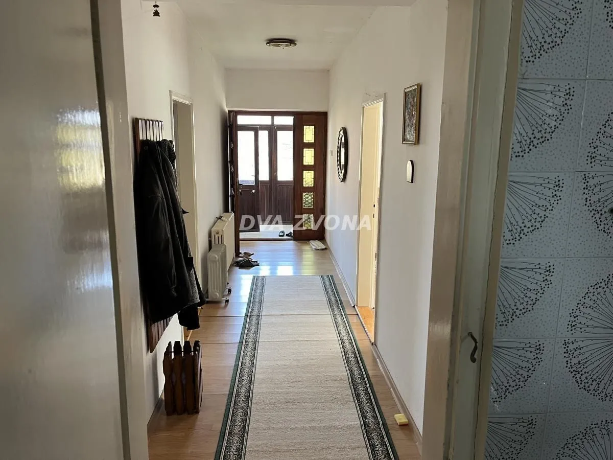 Prodaja, kuća, 293m², Titel, Novi Sad