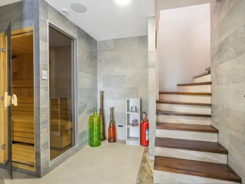 Sale, house, 355m², Budva, Crna Gora - image 9