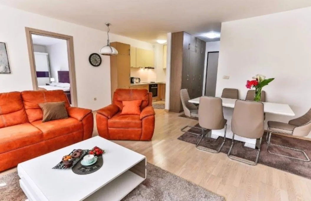 Izdavanje, dvosoban stan, 75m², Babin Do, Budva
