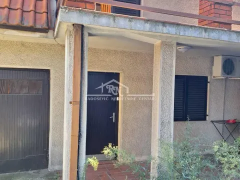Rent, two bedroom apartment, 50m², Voždovac Sve Podlokacije, Beograd