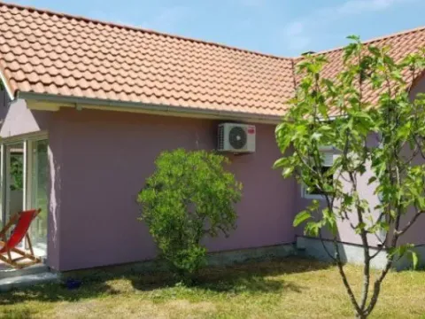 Izdavanje, kuća, 76m², Kuti, Herceg Novi - image 3