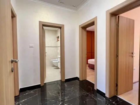 Sale, house, 200m², Rogami, Podgorica - image 31