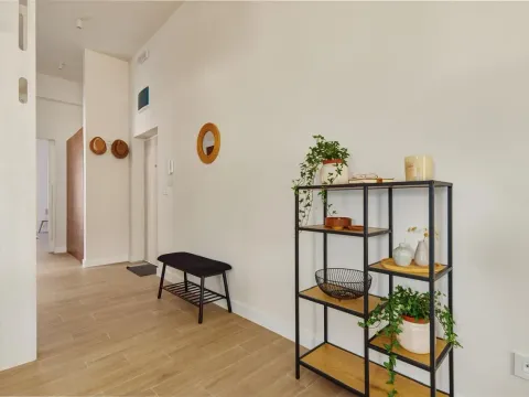 Izdavanje, trosoban stan, 80m², Mrčevac, Tivat - image 3