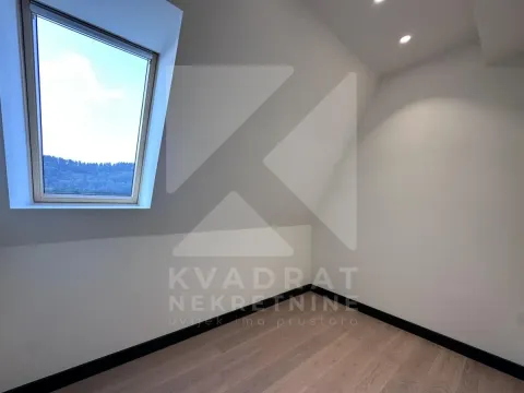 Prodaja, četvorosoban stan, 107m², Centar, Kolašin - image 11