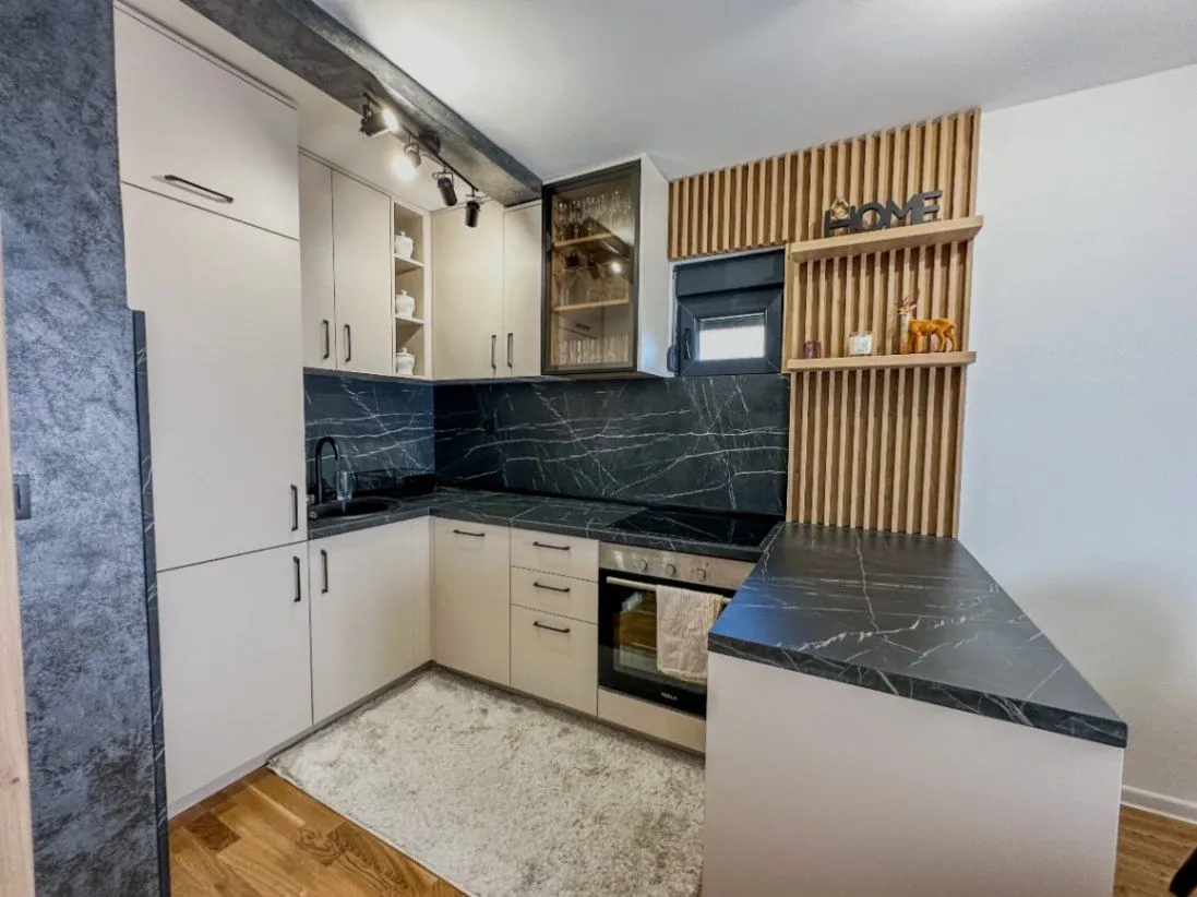 Izdavanje, jednosoban stan, 55m², Gornja Gorica, Podgorica