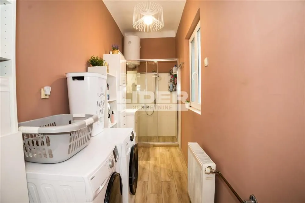 Sale, four bedroom apartment, 77m², Skadarlija, Beograd