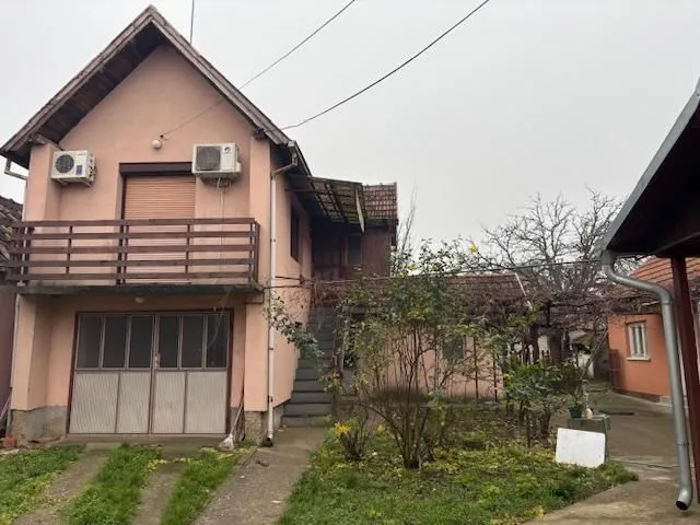 Prodaja, kuća, 90m², Centar, Inđija