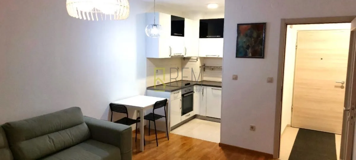 Prodaja, jednosoban stan, 43m², Stari Aerodrom, Podgorica