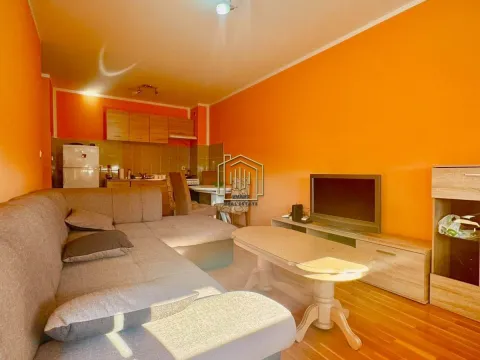 Izdavanje, jednosoban stan, 43m², Podgorica, Crna Gora