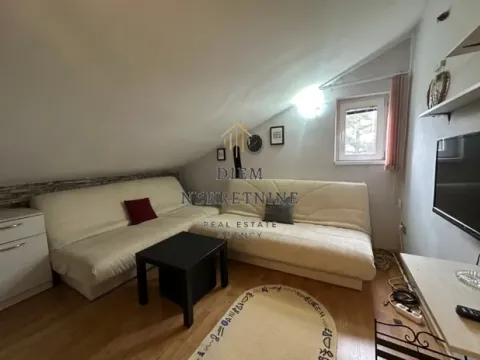 Rent, two bedroom apartment, 60m², Blok 6, Podgorica - image 7