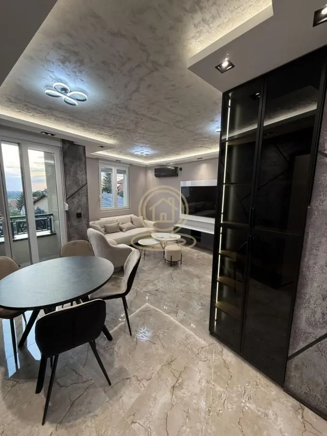 Izdavanje, trosoban stan, 63m², Žarkovo, Beograd