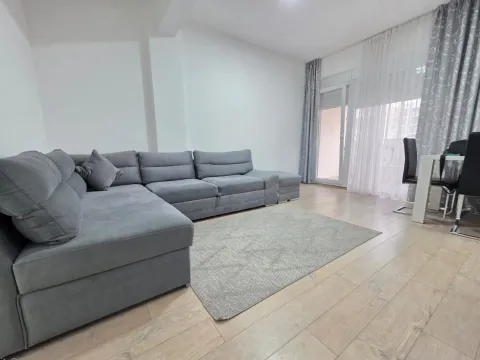 Prodaja, dvosoban stan, 67m², Bečići, Budva - image 1