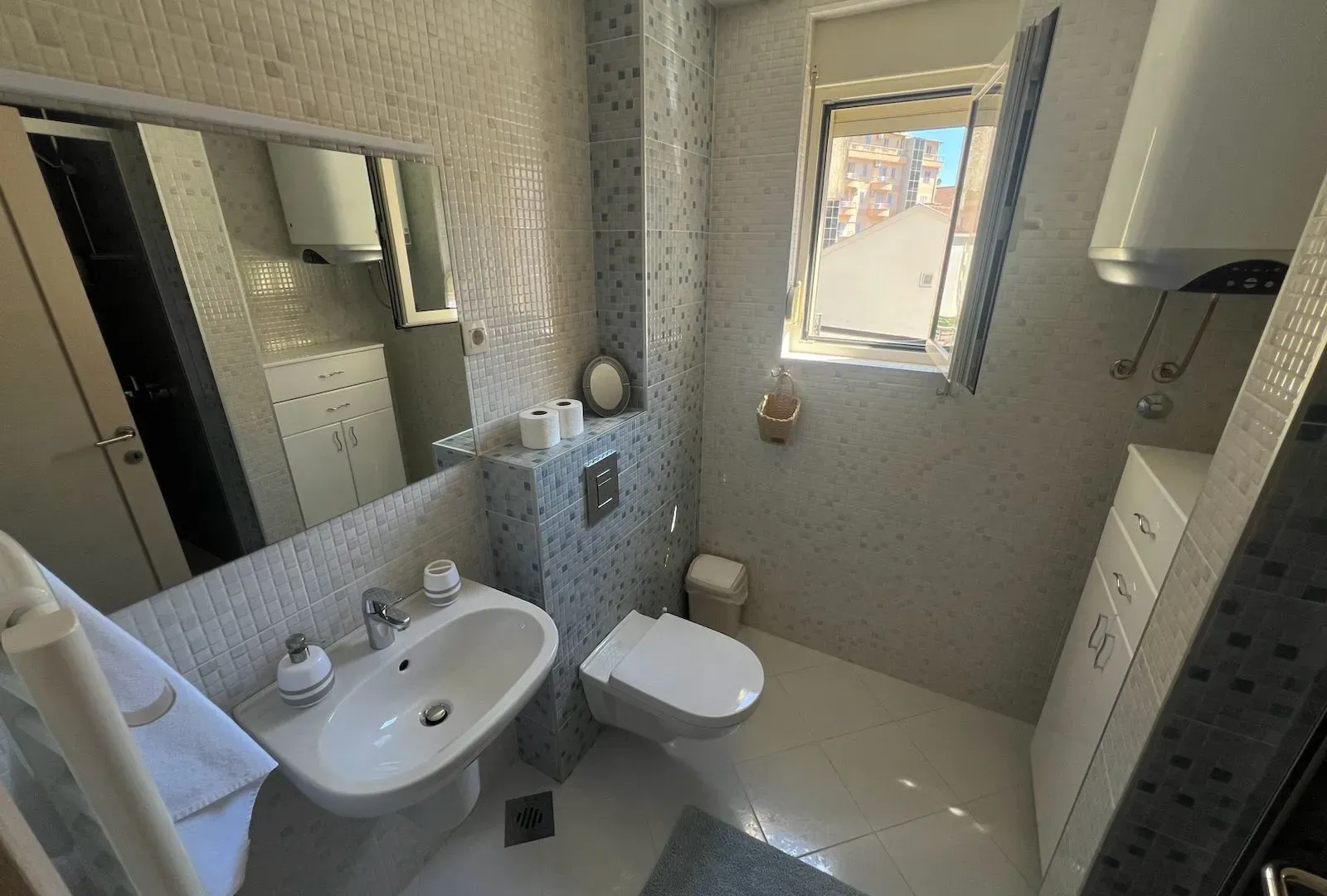 Rent, one bedroom apartment, 52m², Centar, Budva
